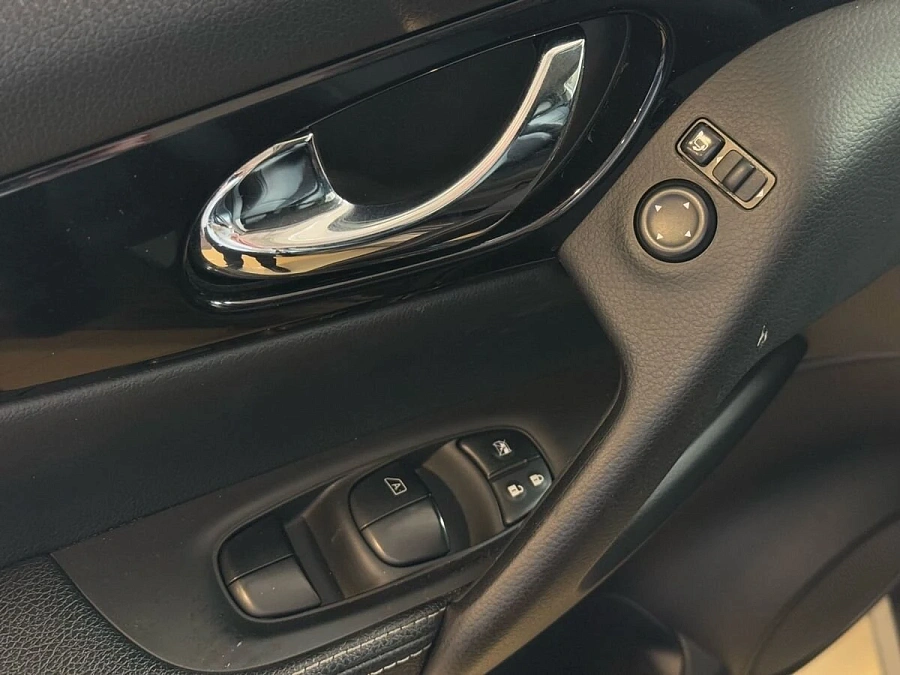 Nissan Qashqai, 2016г., передний привод, вариатор