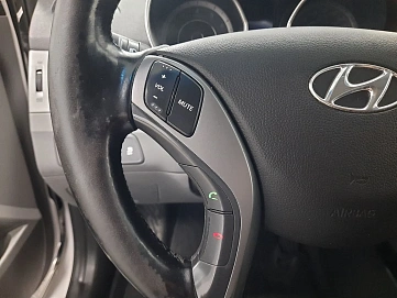 Hyundai Elantra, 2014г, передний привод, автомат