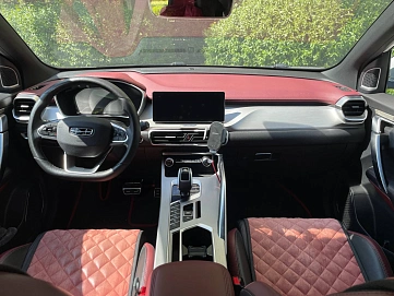 Geely Coolray, 2021г., передний привод, робот