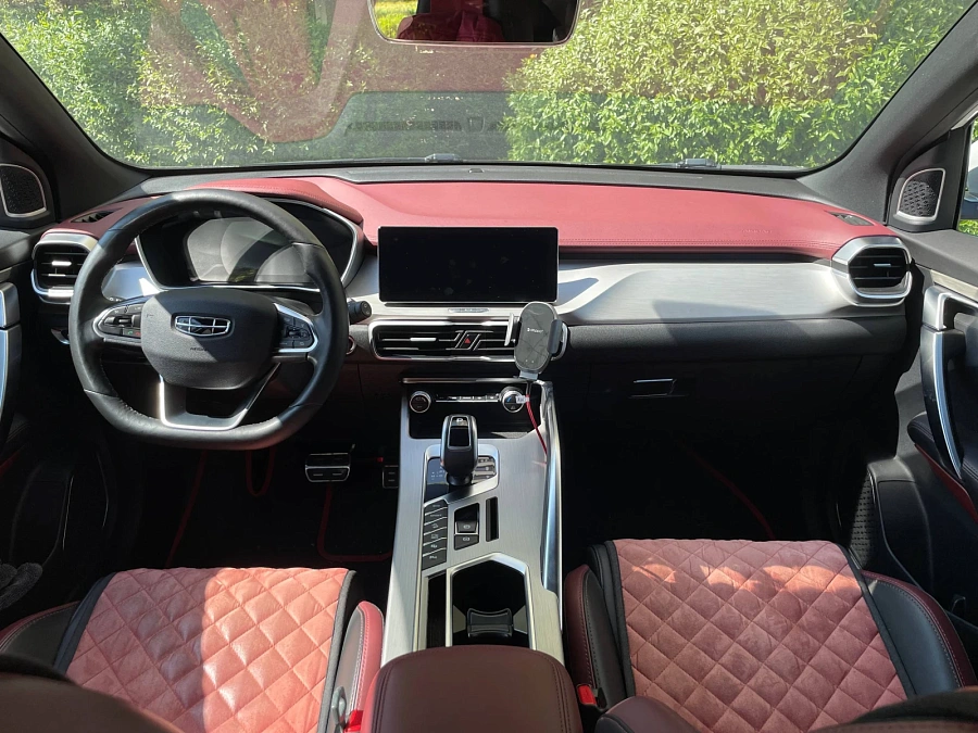 Geely Coolray, 2021г., передний привод, робот