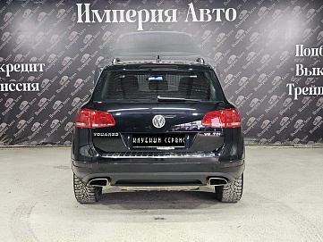 Volkswagen Touareg, 2011г, полный привод, автомат