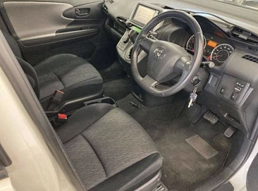 Toyota Wish, 2010г, передний привод, вариатор