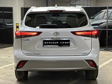 Toyota Highlander, 2025г, полный привод, автомат