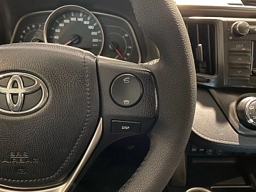 Toyota RAV4, 2015г, передний привод, автомат