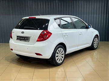 Kia Ceed, 2009г, передний привод, автомат