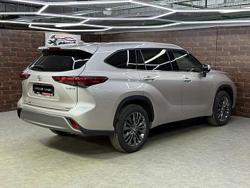 Toyota Highlander, 2025г, полный привод, автомат