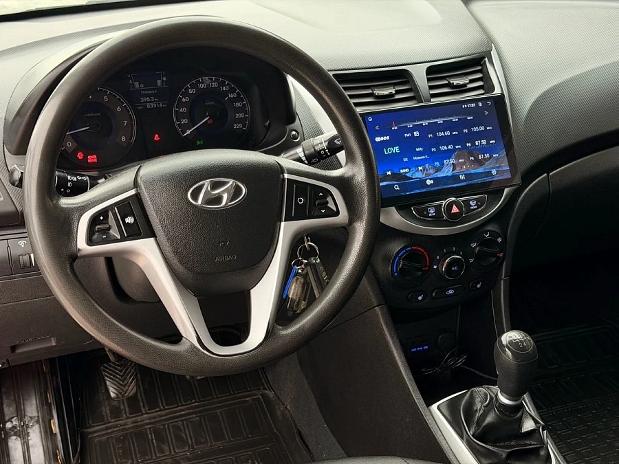 Hyundai Solaris, 2012г., передний привод, механика