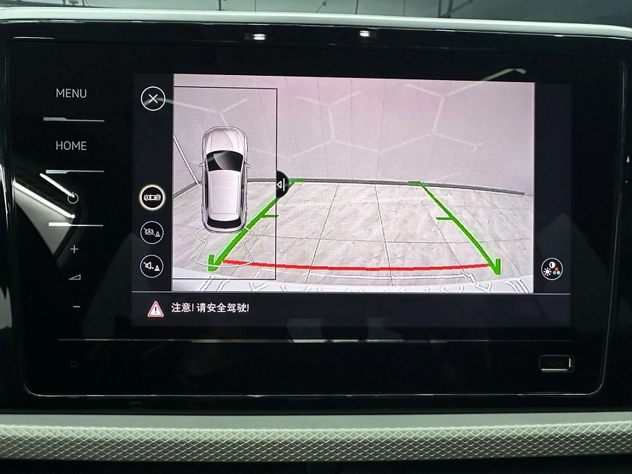 Volkswagen T-Roc, 2023г., передний привод, робот