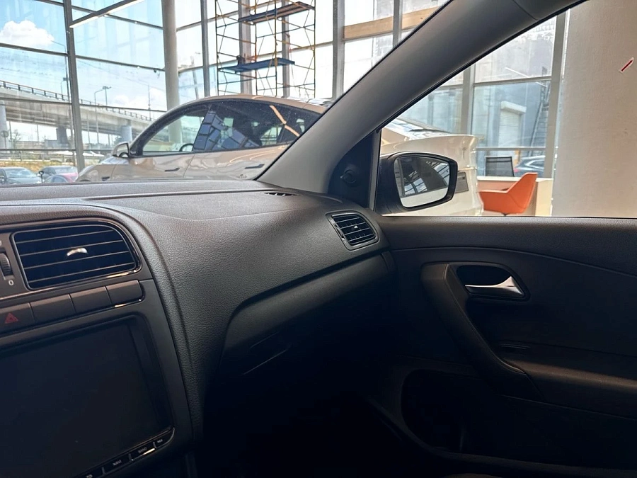 Volkswagen Polo, 2020г., передний привод, автомат