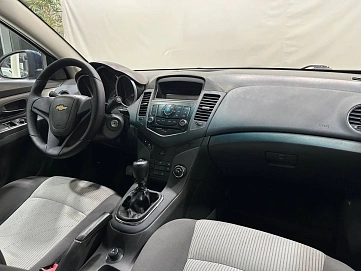Chevrolet Cruze, 2010г, передний привод, механика