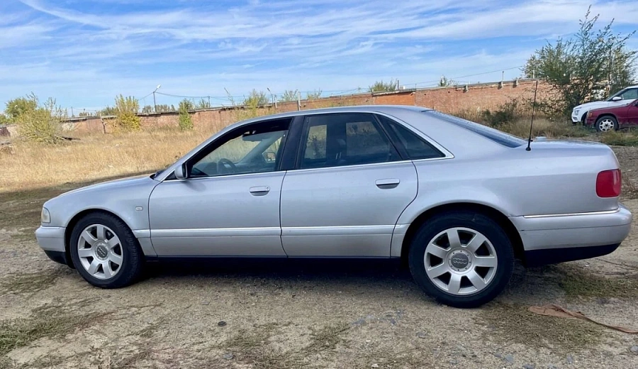 Audi A8, 2001г., полный привод, автомат