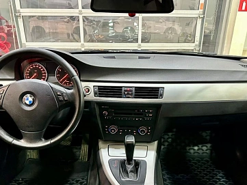 BMW 3 серии, 2009г, задний привод, автомат