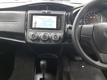 Toyota Corolla, 2022г, передний привод, вариатор