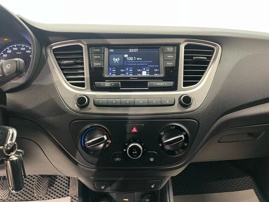 Hyundai Solaris, 2020г., передний привод, механика