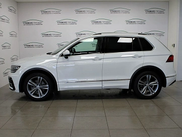 Volkswagen Tiguan, 2019г, передний привод, автомат