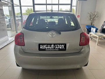 Toyota Auris, 2007г, передний привод, робот