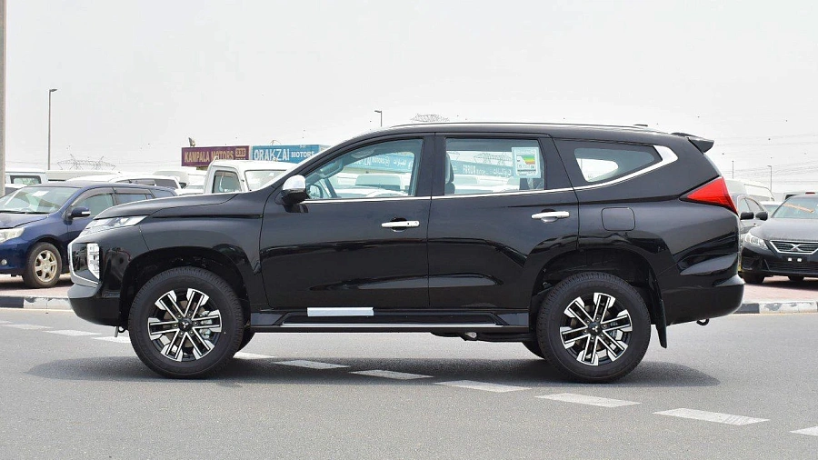 Mitsubishi Montero Sport, 2023г., полный привод, автомат