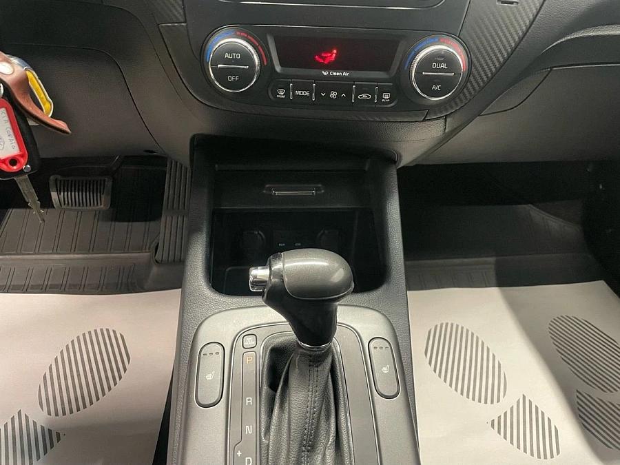 Kia Cerato, 2013г., передний привод, автомат