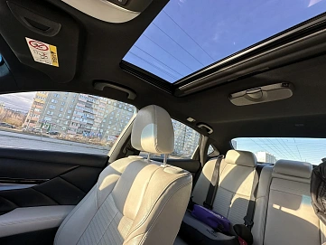Infiniti Q70, 2015г, полный привод, автомат