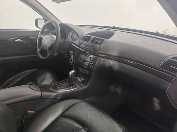 Mercedes-Benz E-Класс, 2005г, задний привод, автомат