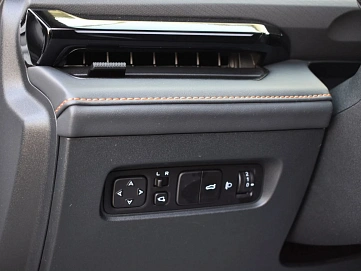 Changan UNI-V, 2024г., передний привод, робот