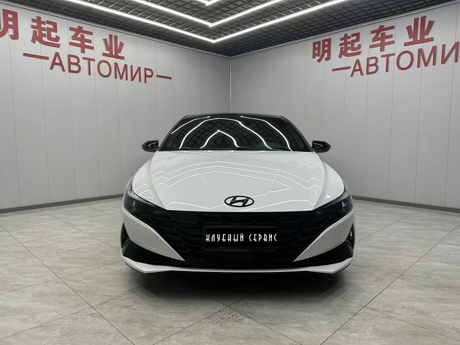 Hyundai Elantra, 2022г., передний привод, вариатор