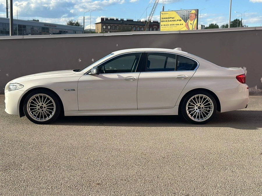 BMW 5 серии, 2010г., задний привод, автомат
