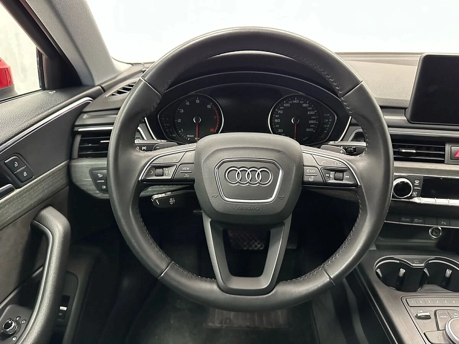 Audi A4, 2019г., передний привод, автомат