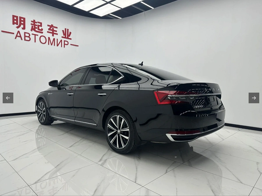 Skoda Superb, 2022г., передний привод, робот