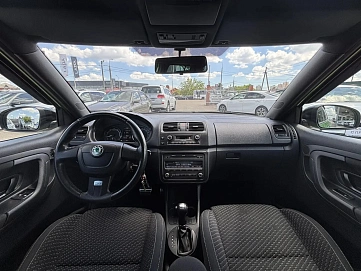 Skoda Fabia RS, 2011г., передний привод, робот