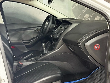 Ford Focus, 2012г, передний привод, механика