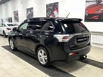 Mitsubishi Outlander, 2013г, передний привод, вариатор