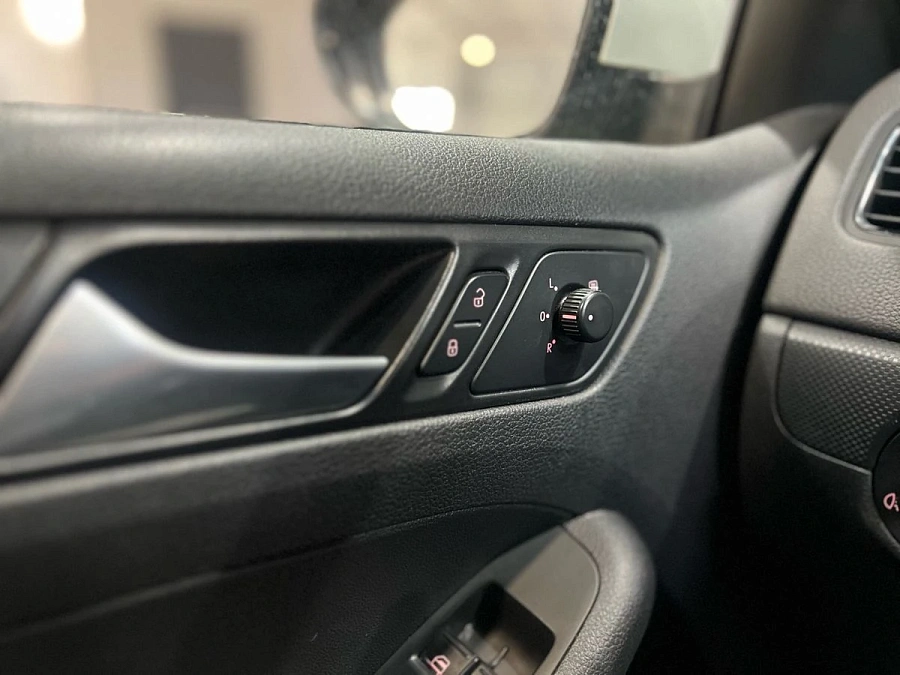Volkswagen Jetta, 2014г., передний привод, автомат