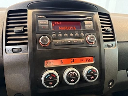 Nissan Pathfinder, 2012г, передний привод, механика
