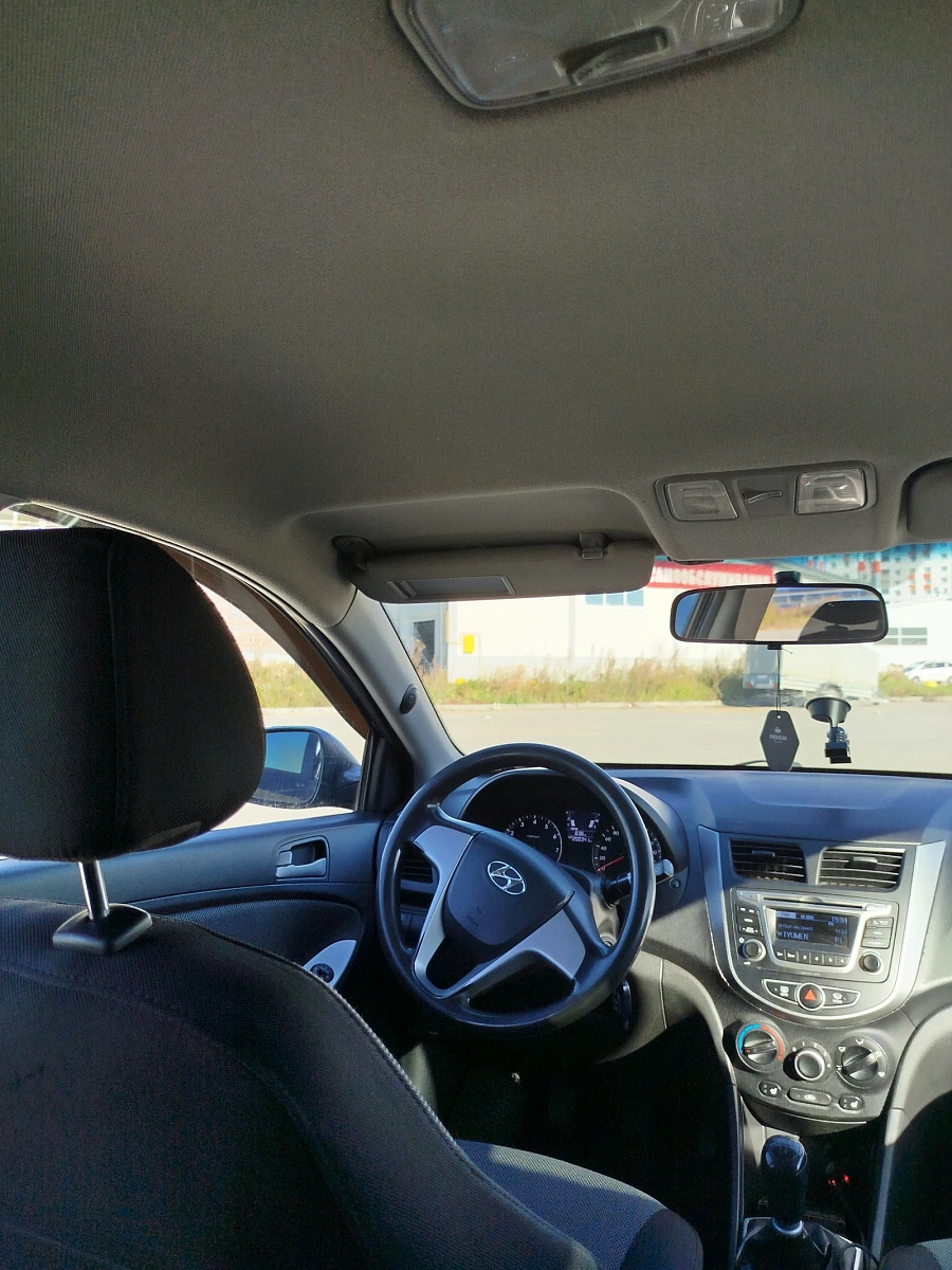 Hyundai Solaris, 2011г., передний привод, механика