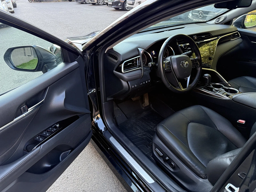 Toyota Camry, 2018г., передний привод, автомат