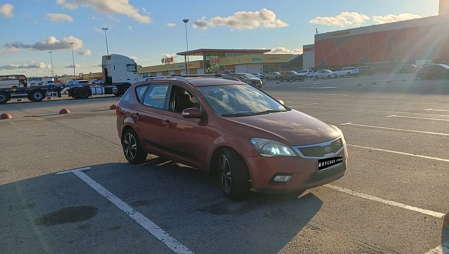 Kia Ceed, 2011г., передний привод, автомат