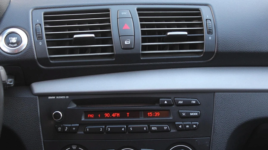 BMW 1 серии, 2008г., передний привод, автомат