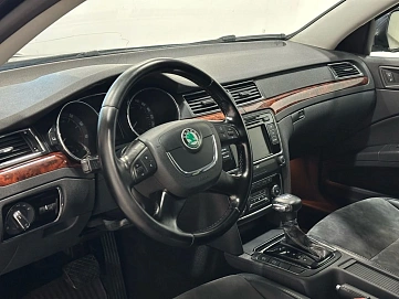 Skoda Superb, 2010г, передний привод, робот