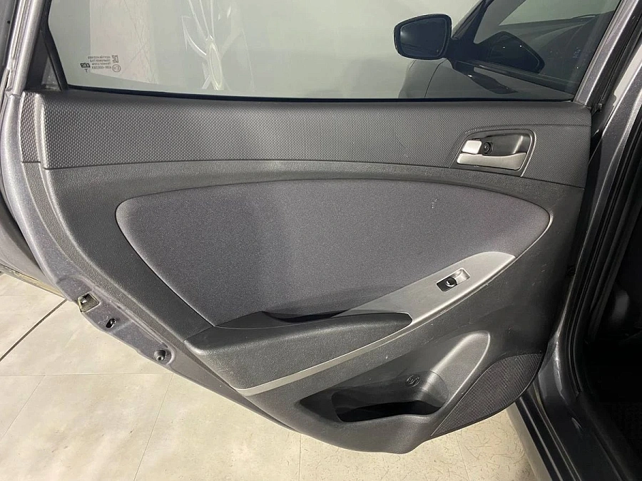 Hyundai Solaris, 2015г., передний привод, автомат