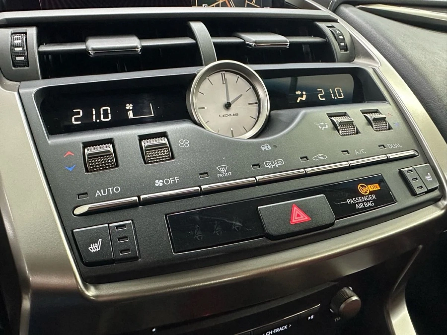 Lexus NX, 2018г., полный привод, вариатор