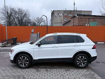 Volkswagen Tiguan, 2019г, передний привод, робот