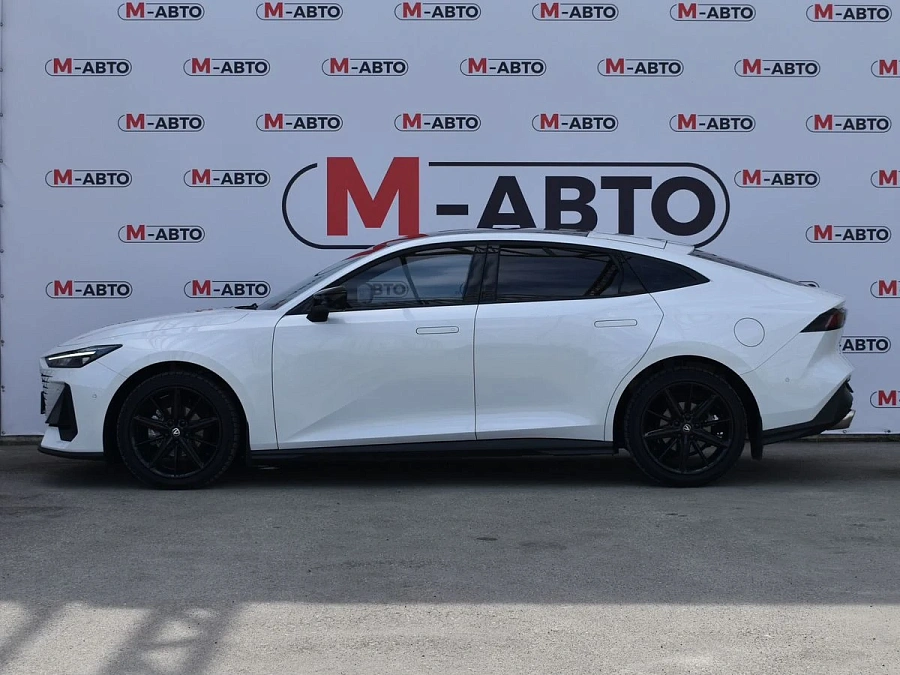 Changan UNI-V, 2024г., передний привод, робот