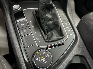 Volkswagen Tiguan, 2018г, полный привод, робот