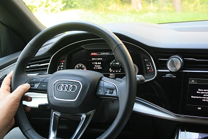 Audi Q8, 2021г, полный привод, автомат