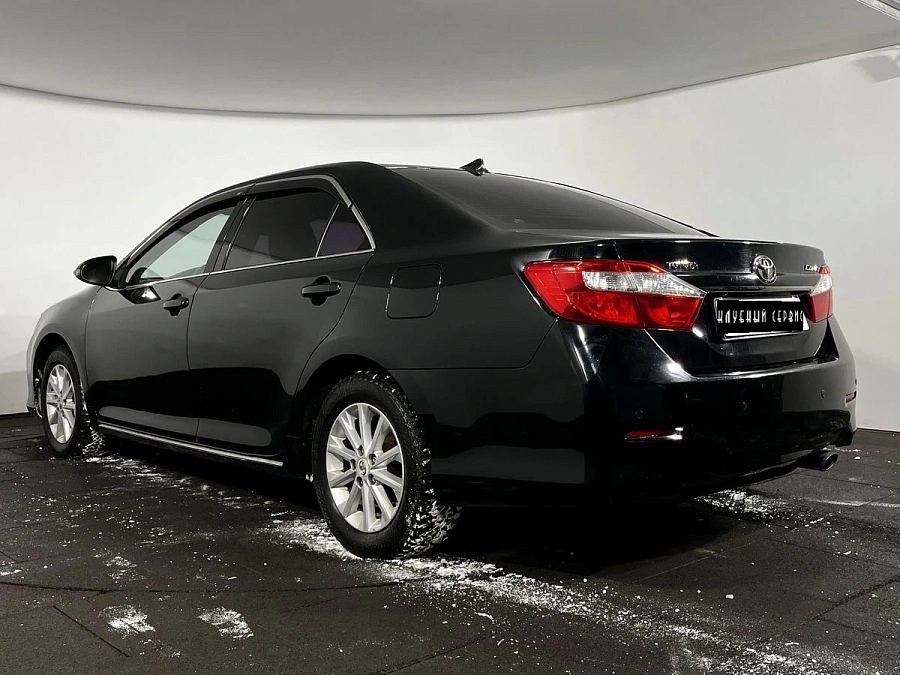 Toyota Camry, 2012г., передний привод, автомат