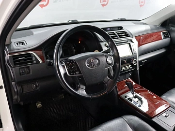 Toyota Camry, 2013г, передний привод, автомат