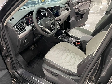 Volkswagen Tayron, 2023г., передний привод, робот