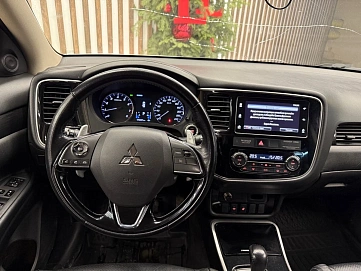 Mitsubishi Outlander, 2018г, полный привод, вариатор