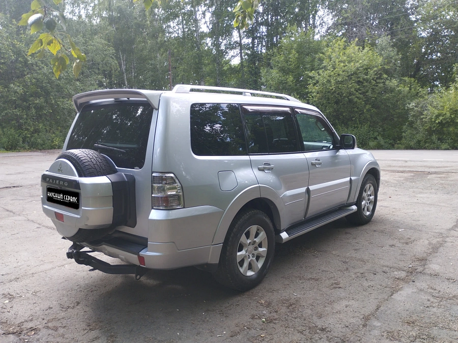 Mitsubishi Pajero, 2010г., полный привод, автомат